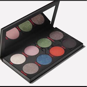 1 LEFT! Mac Stranger Things The Void Eye Palette